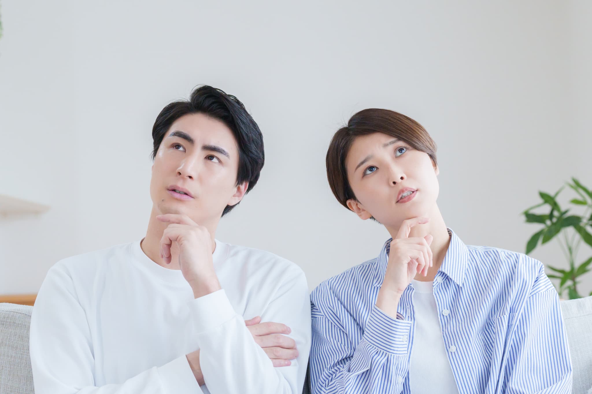 大人でも受け口を治せるのか考える男女