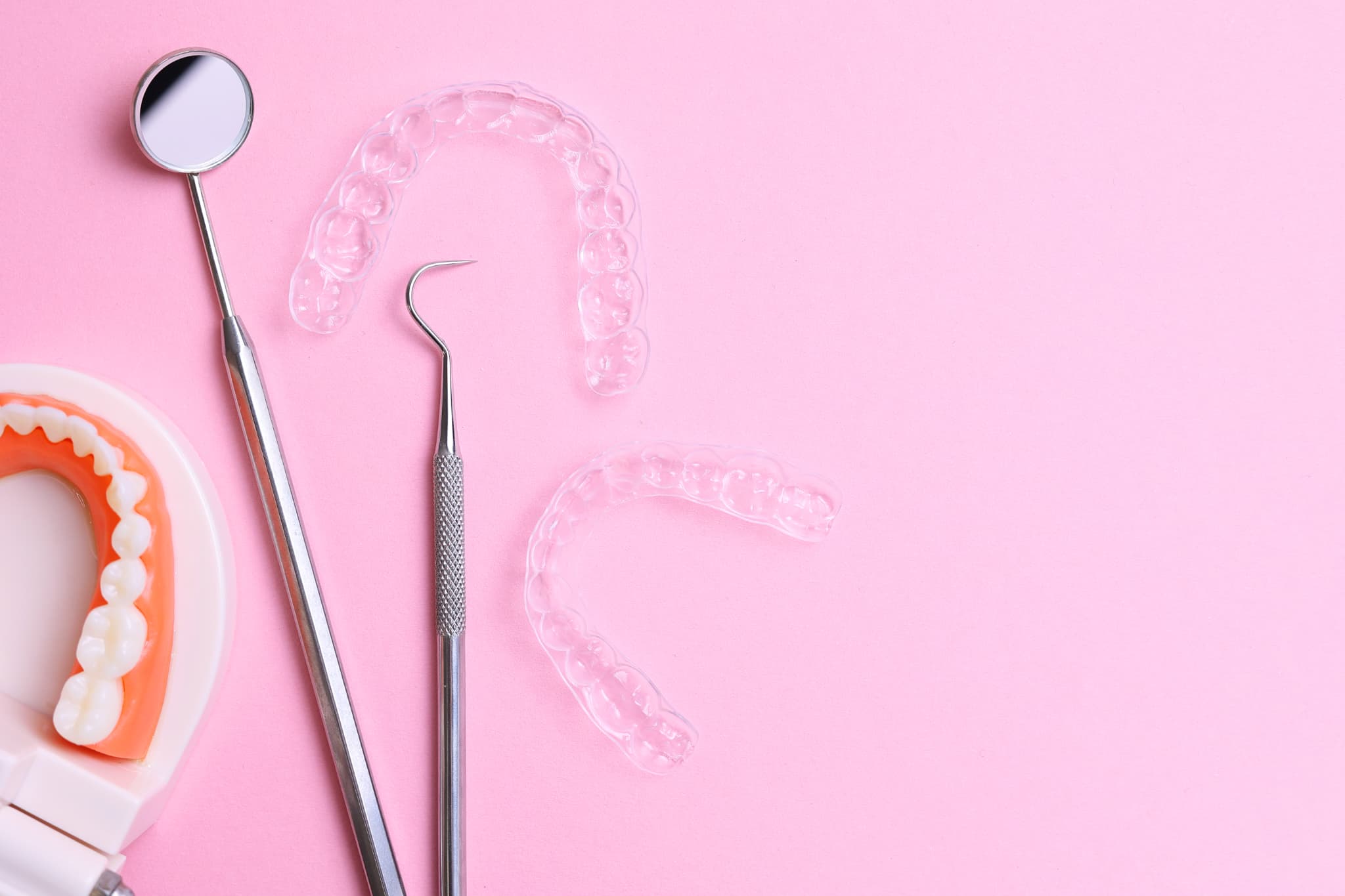 マウスピース矯正の治療をする歯科医院